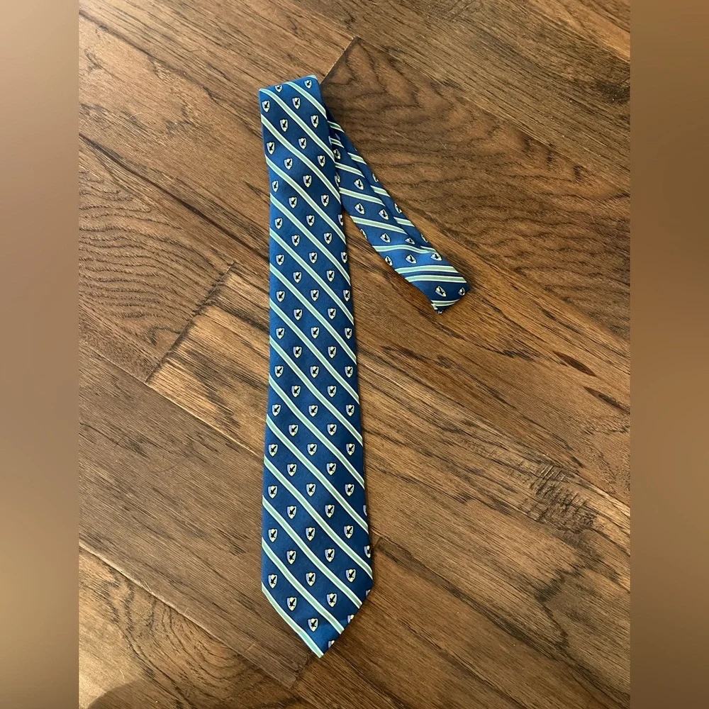 Vineyard Vines Navy Green Old Marsh Country Club Silk Tie Preppy Golf Necktie